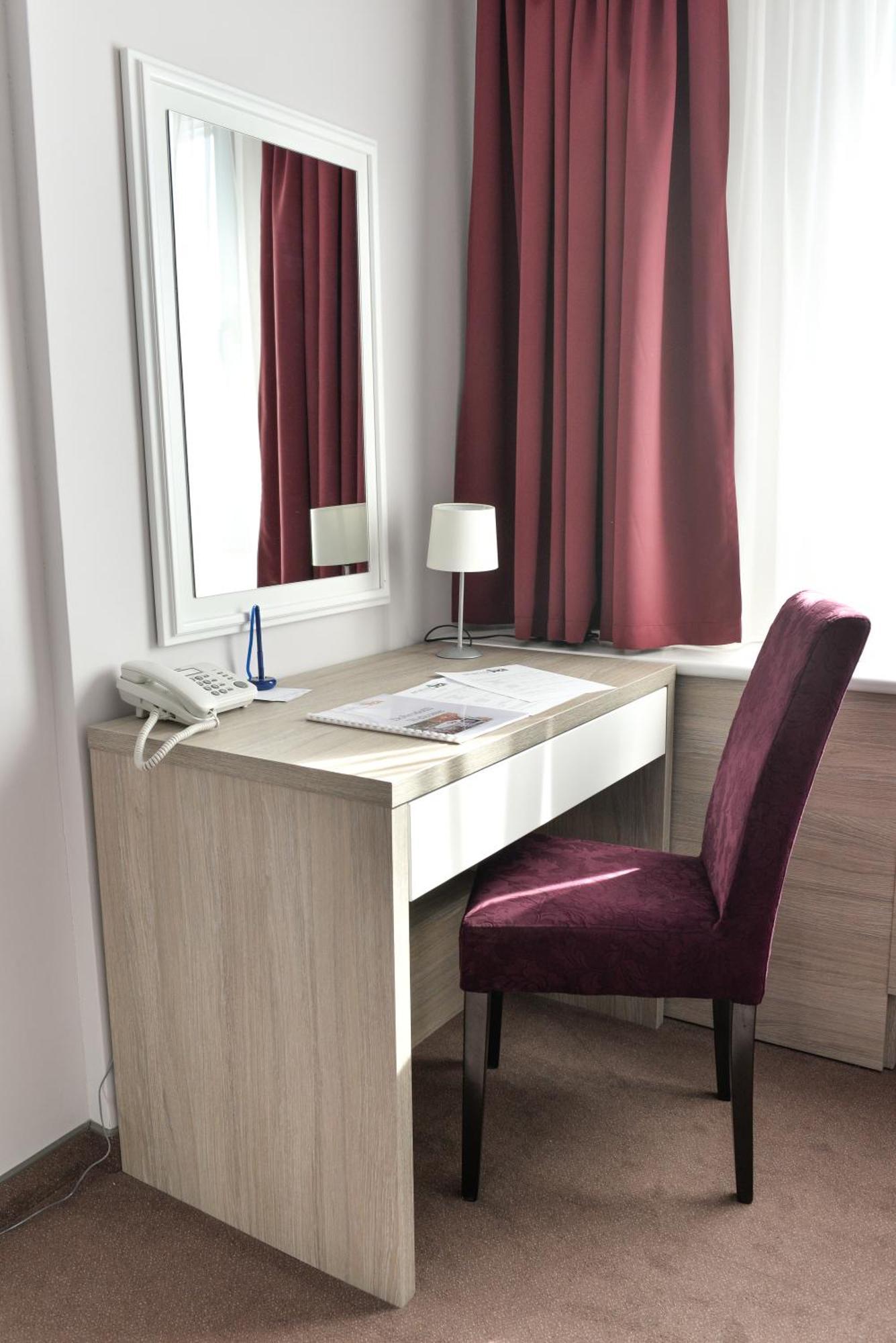 Hotel Ana Lux Spa Пірот Екстер'єр фото