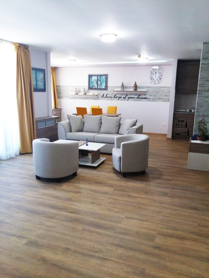 Hotel Ana Lux Spa Пірот Екстер'єр фото