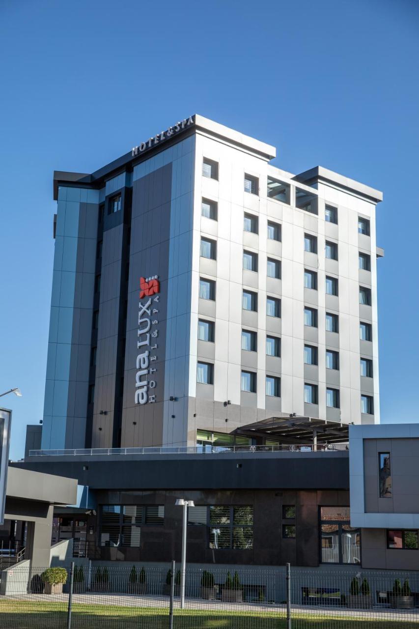 Hotel Ana Lux Spa Пірот Екстер'єр фото